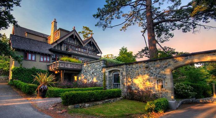 English Inn Hotel