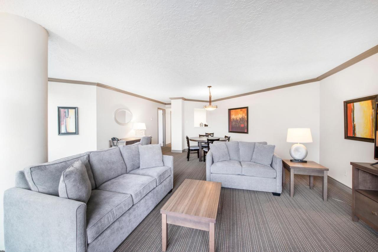 Regent Waterfront & 3* Victoria