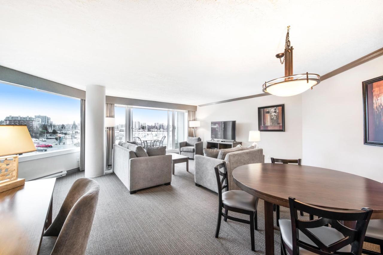 Regent Waterfront & Hotel 3*