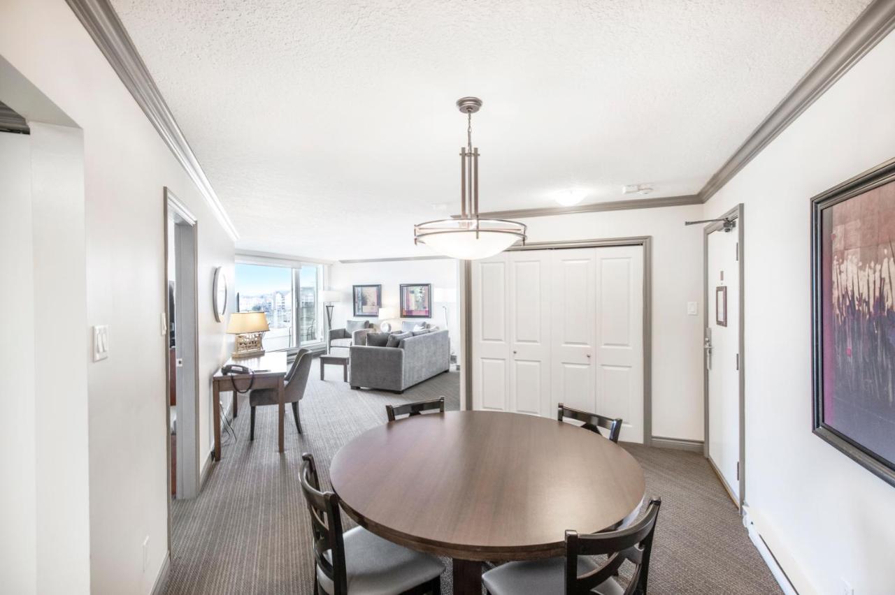 Regent Waterfront & 3* Victoria
