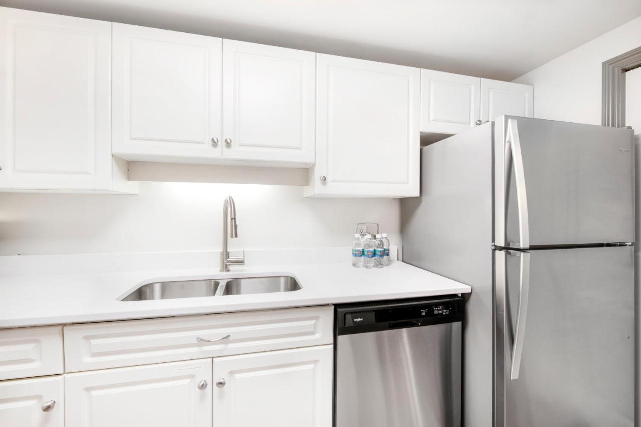 Regent Waterfront & 3*
