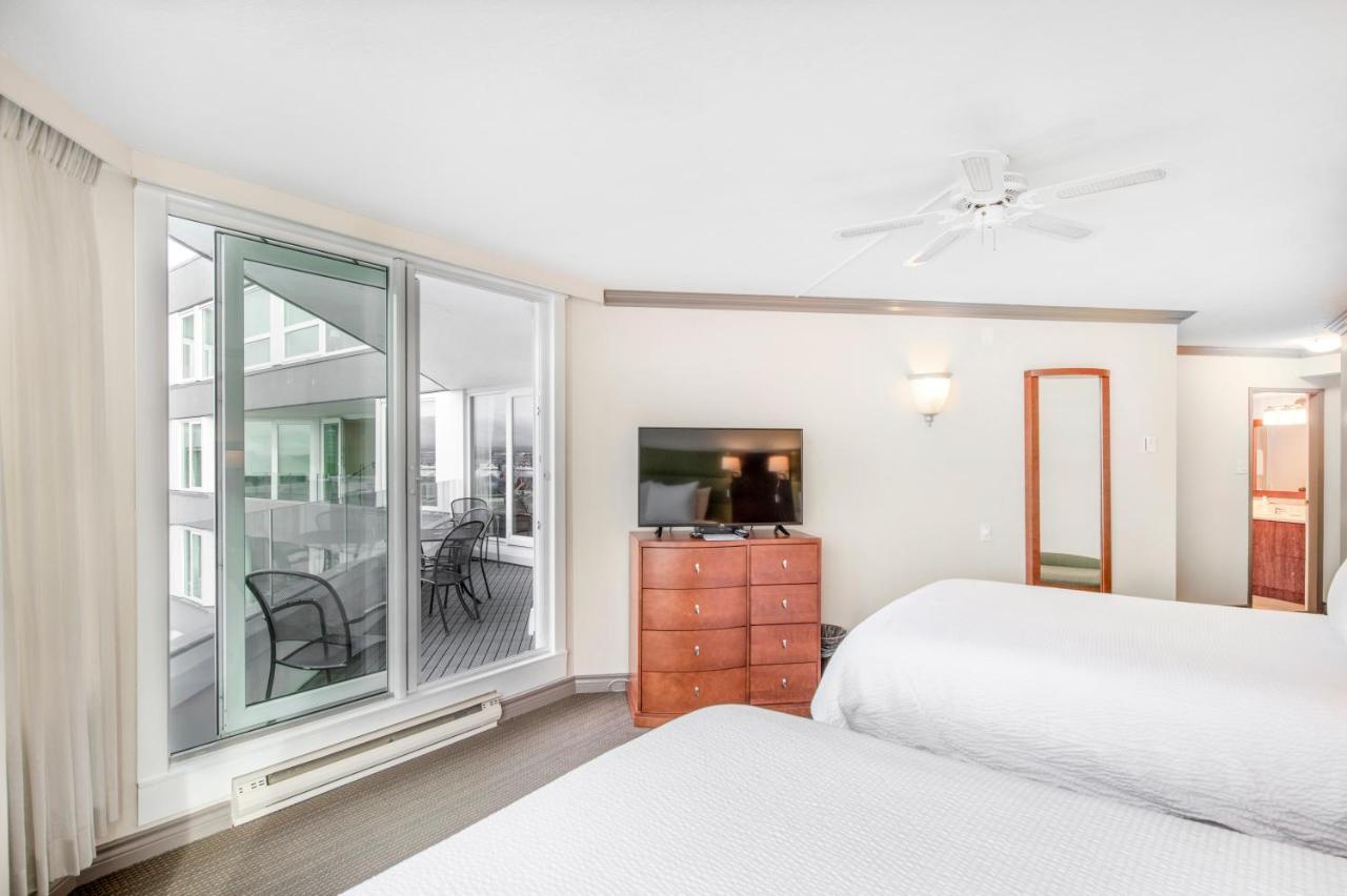 Regent Waterfront & Hotel 3*
