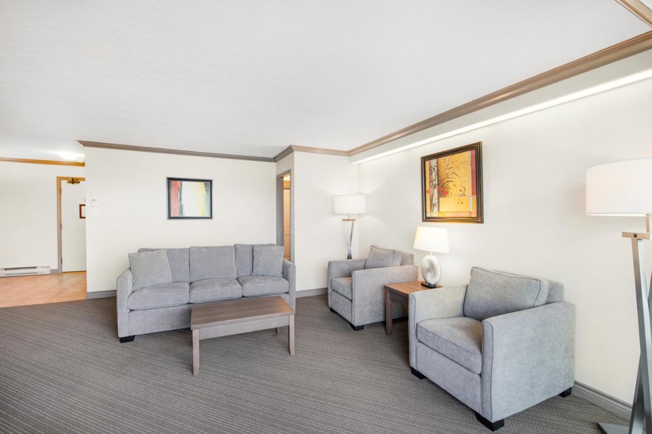 Hotel Regent Waterfront & 3*