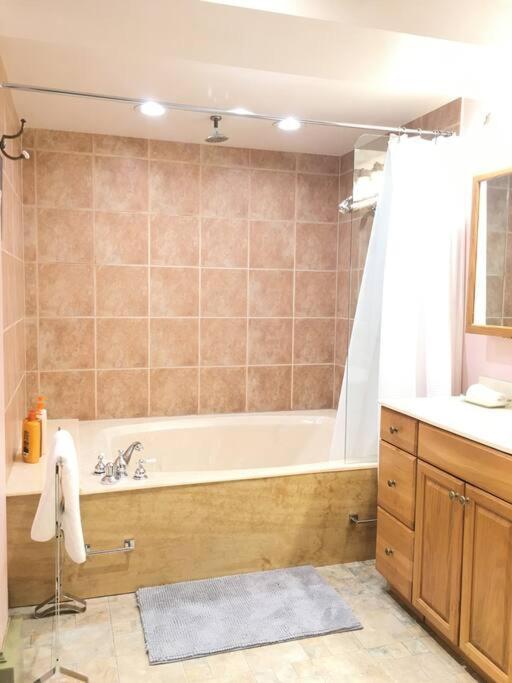 Apartment Large Fairfield Heritage Manor, Free Parking