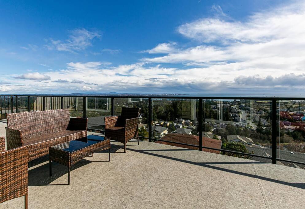 Eagle's View Penthouse Apartment Victoria