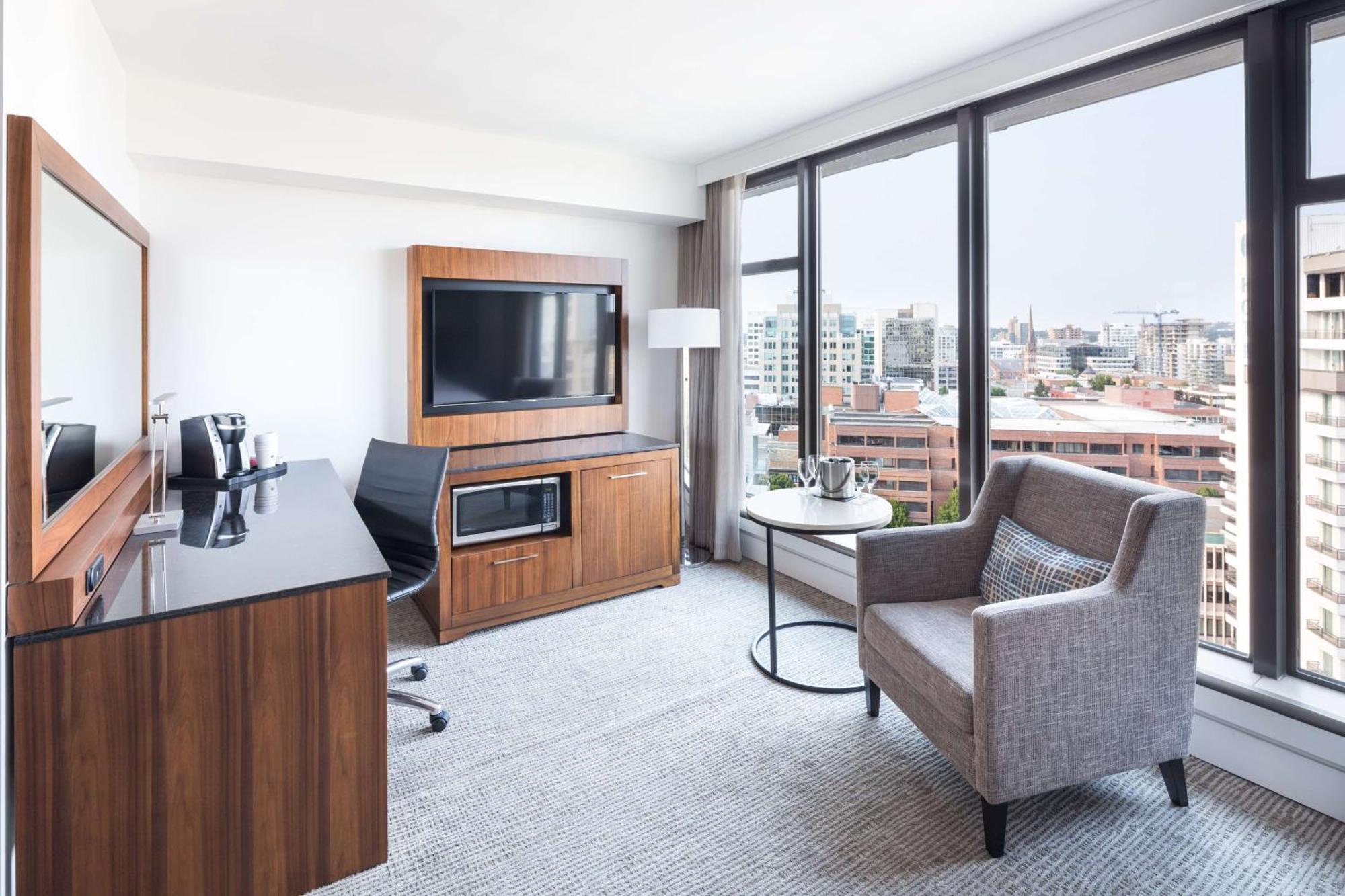 Doubletree By Hilton & Hotel