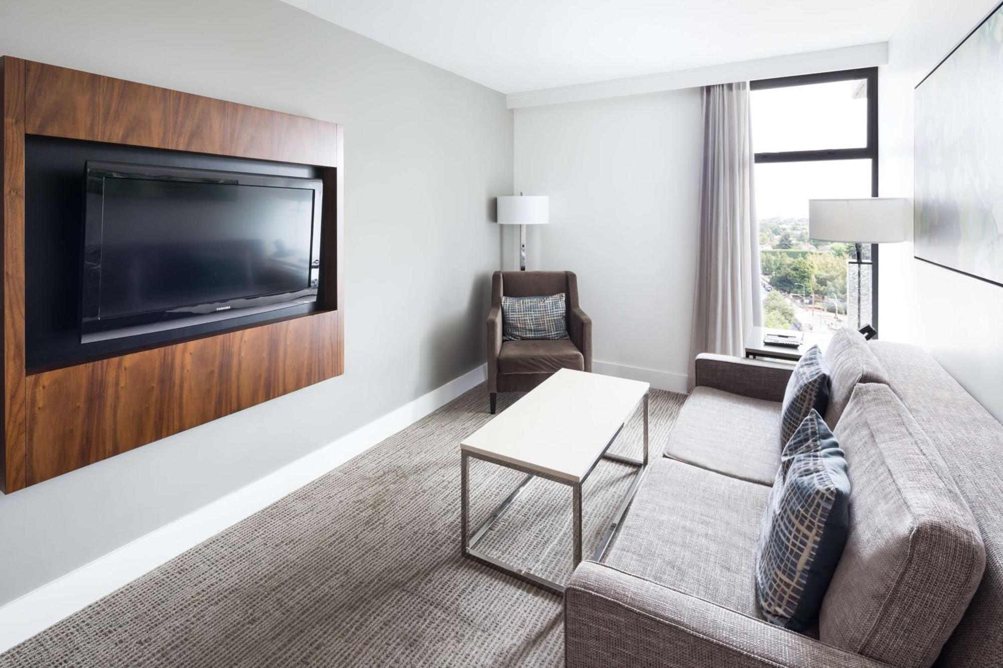 Doubletree By Hilton & Hotel Victoria