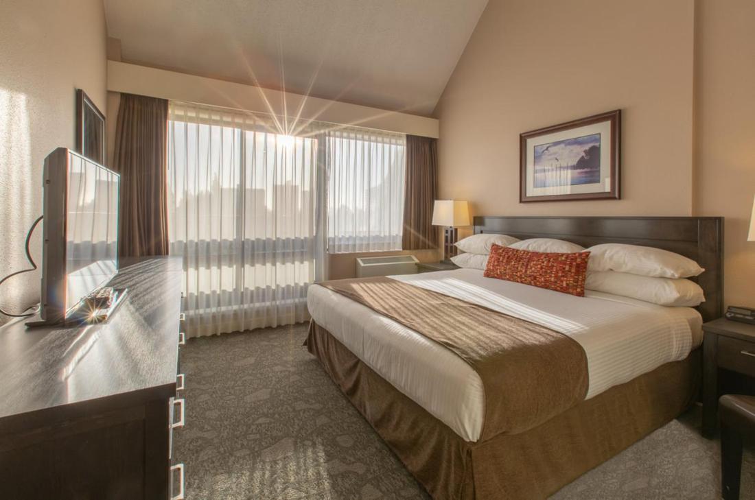The Embassy 3* Victoria