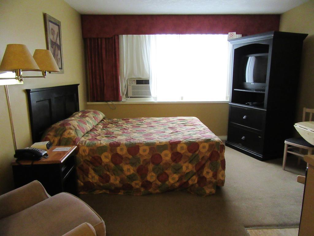 Super 8 Motel Victoria