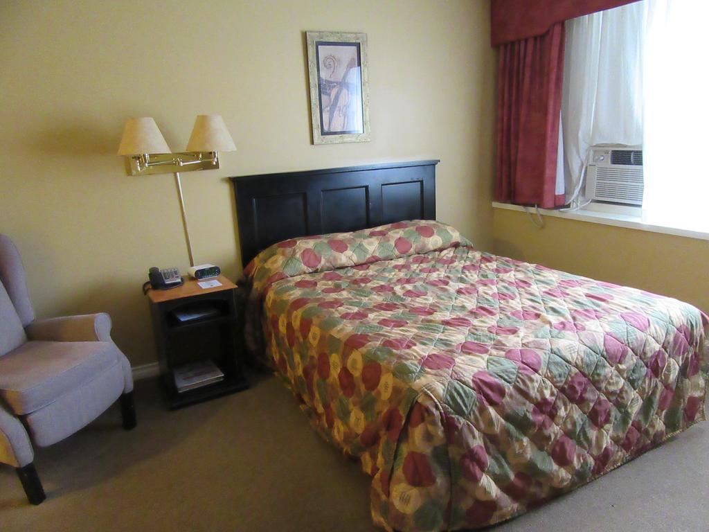 Super 8 Motel 2*