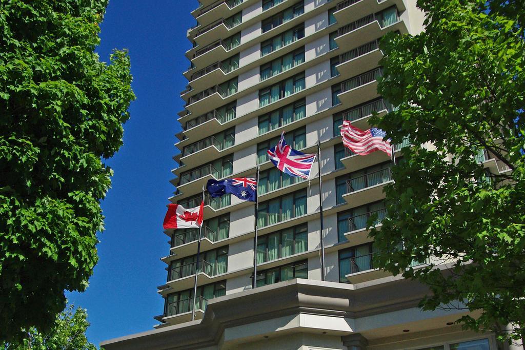 Doubletree By Hilton &