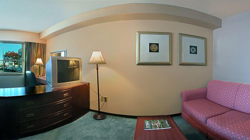 Hotel Red Lion And Victoria 3*