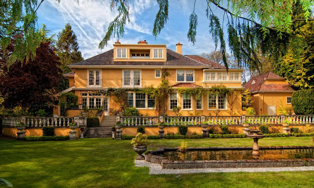 Villa Marco Polo Bed And Breakfast Inn Victoria