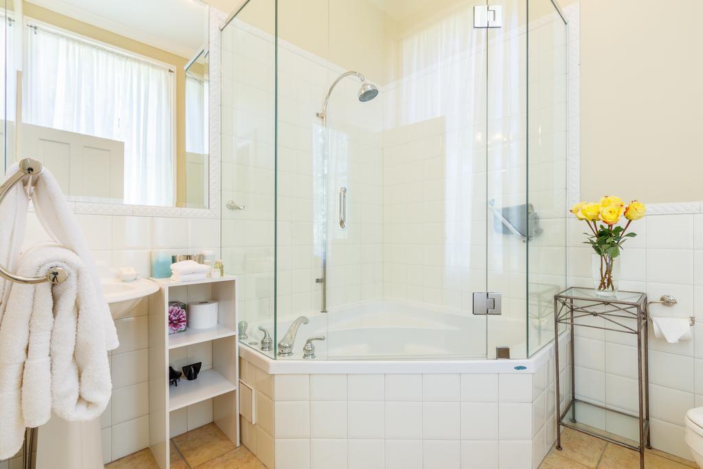 Fairholme Manor Bed & Breakfast Victoria