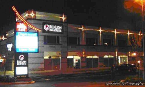 Red Lion And Victoria Saanich