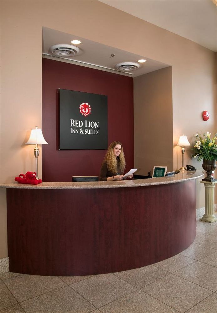 Red Lion And Victoria 3*