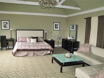 English Inn Hotel 3*