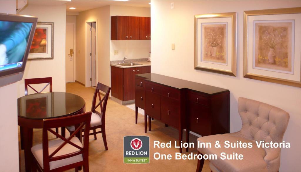 Red Lion And Victoria Hotel Saanich