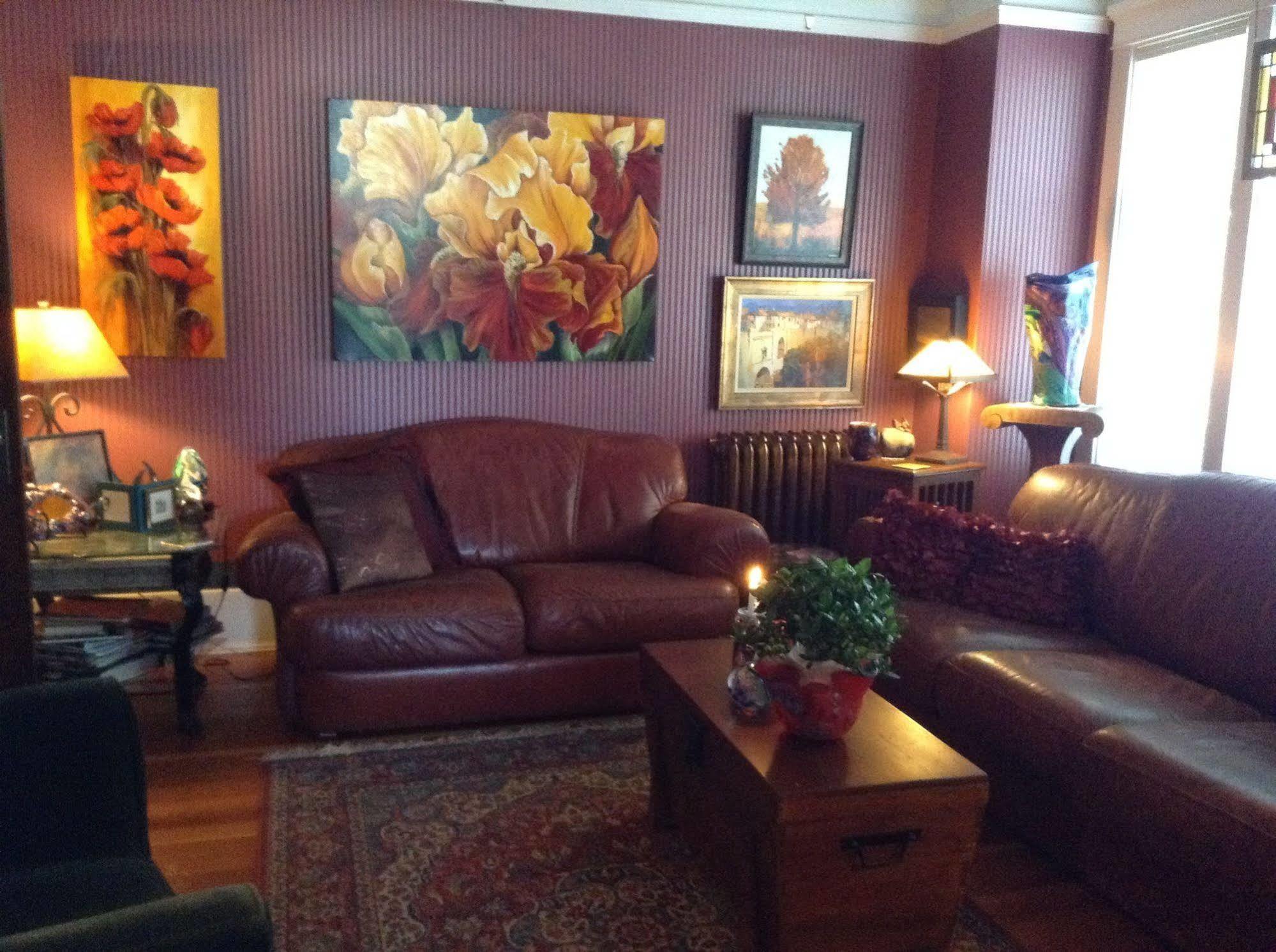 Bed & Breakfast Gaslight 2*