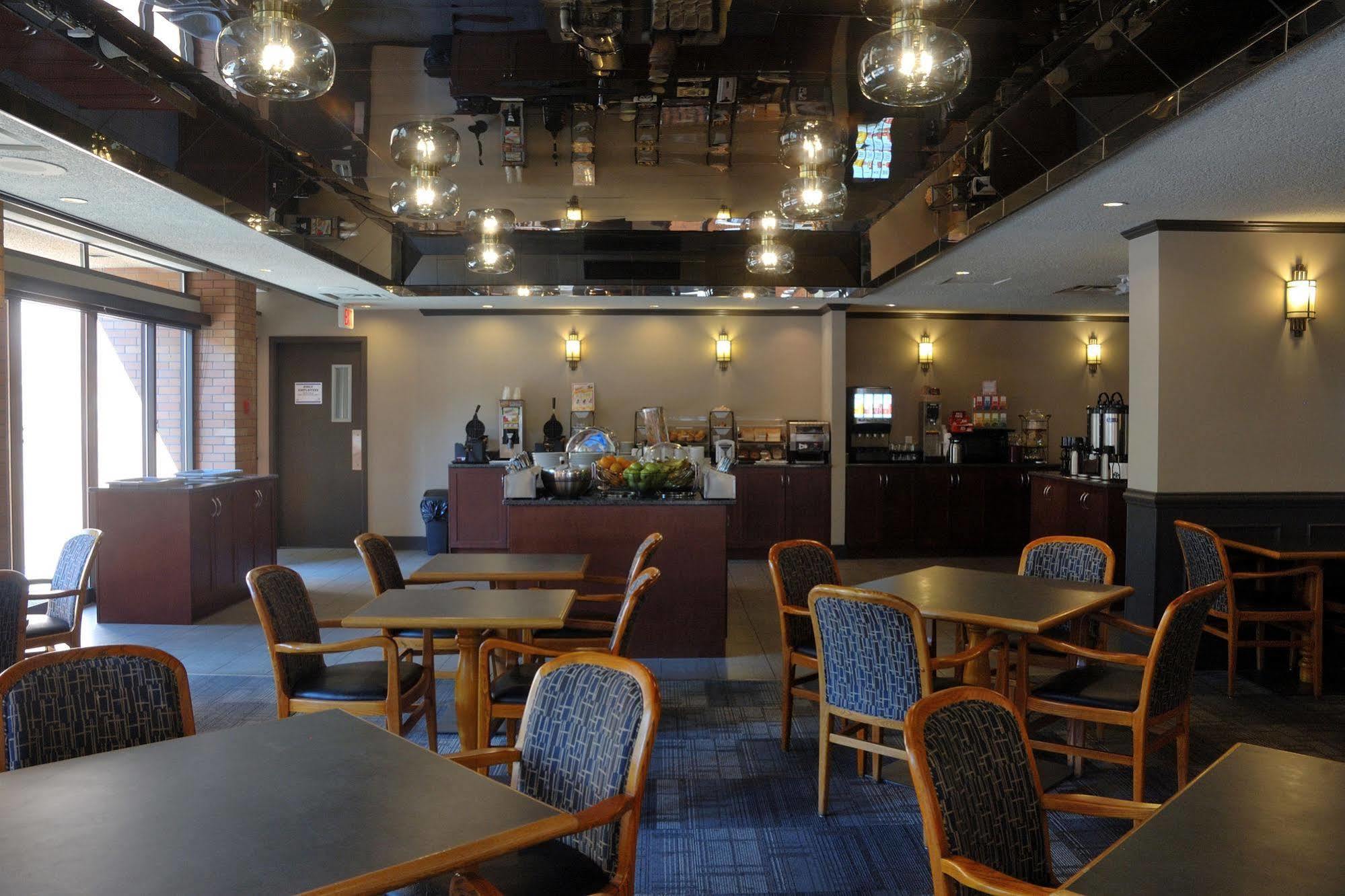 The Embassy 3* Victoria