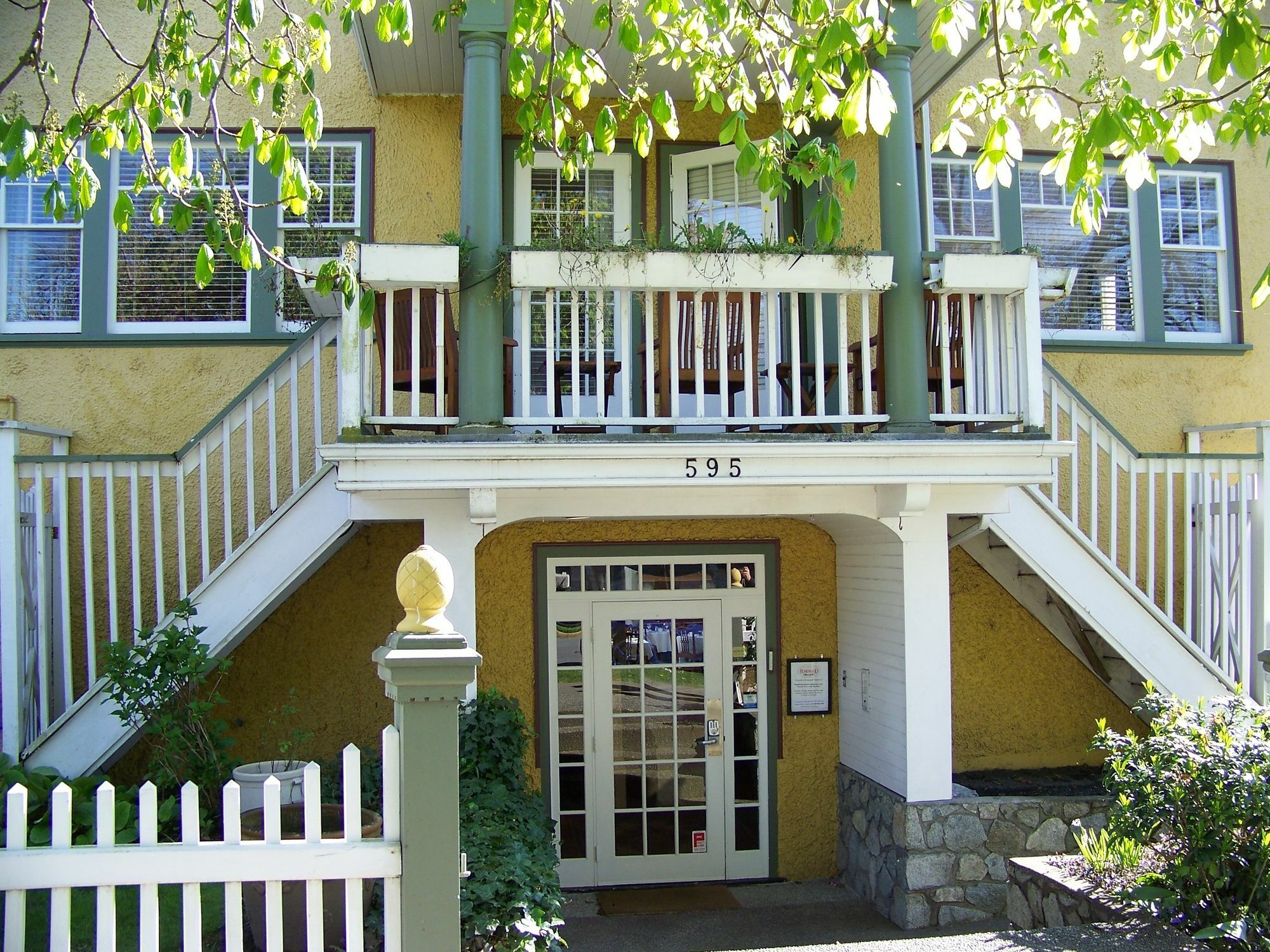 Rosewood Victoria