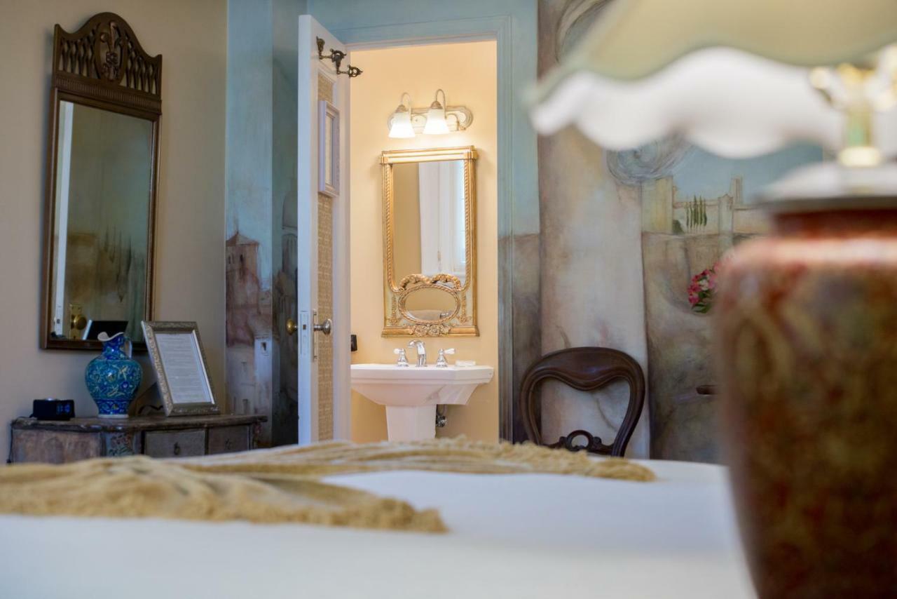 Villa Marco Polo Bed And Breakfast Inn 5*