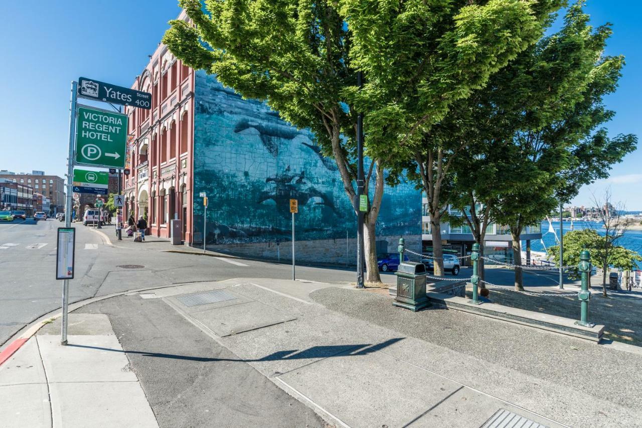 Regent Waterfront & Hotel Victoria