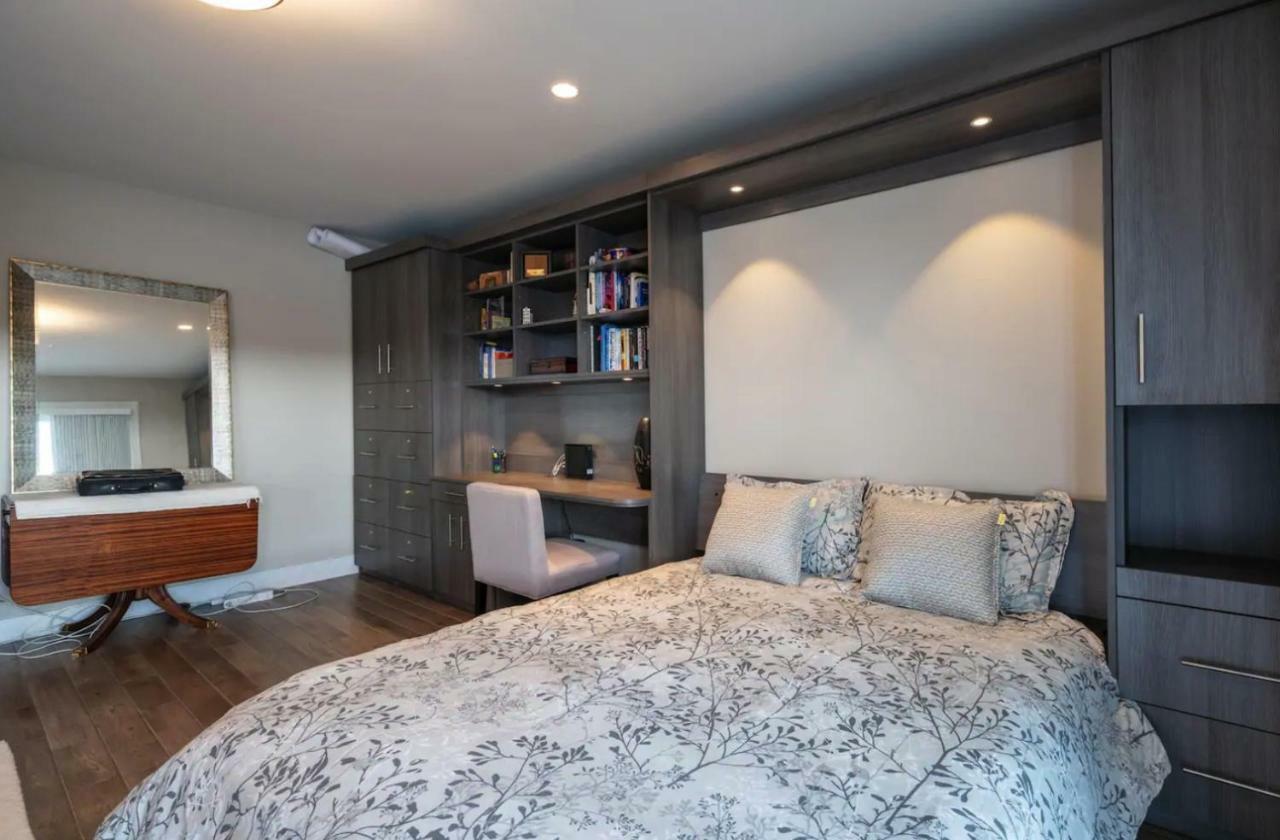 *10 Mile Point Stunning Oceanfront Holiday home Victoria