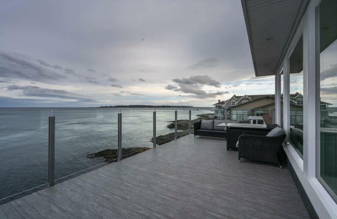 Holiday home *10 Mile Point Stunning Oceanfront *