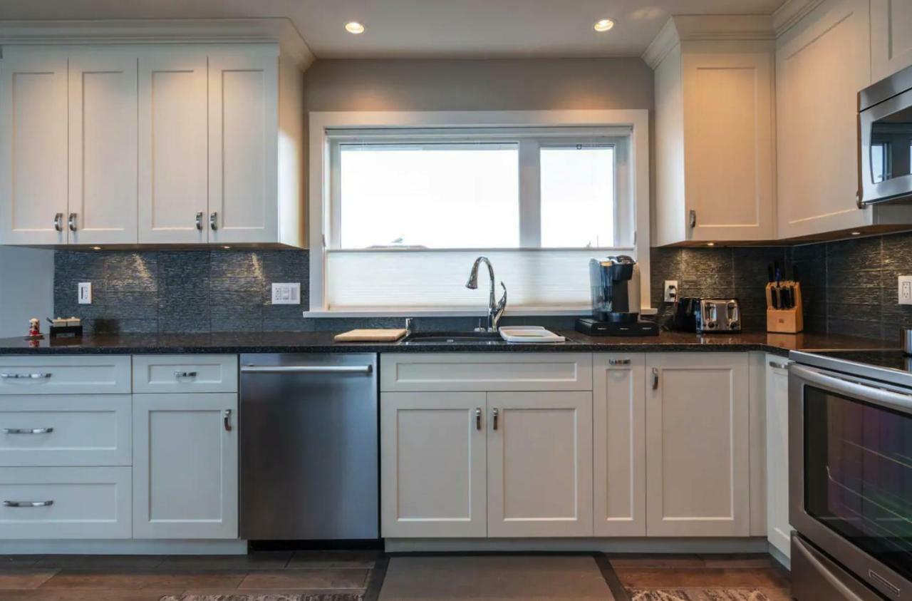 *10 Mile Point Stunning Oceanfront