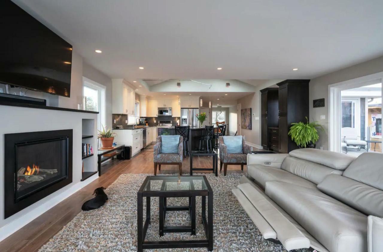 Holiday home *10 Mile Point Stunning Oceanfront *
