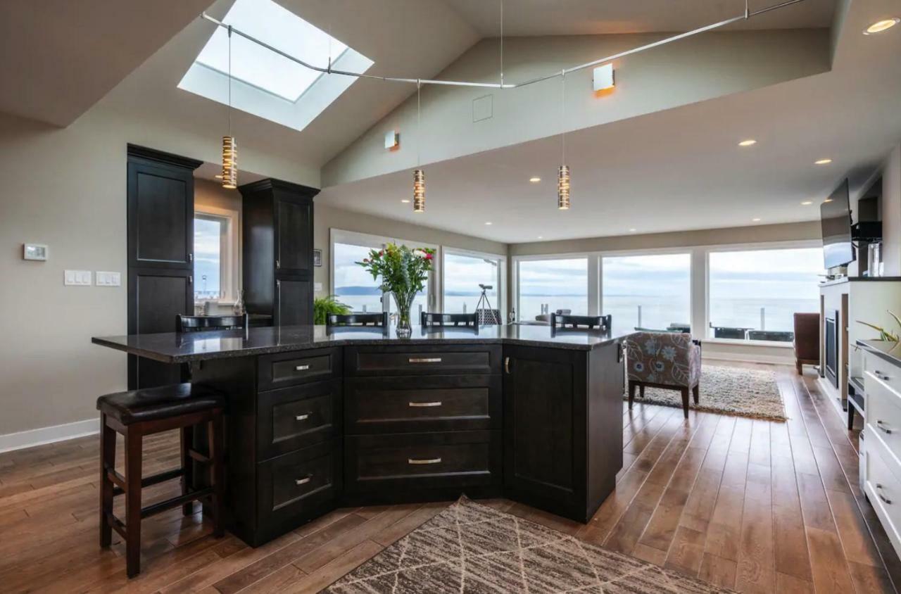 *10 Mile Point Stunning Oceanfront *