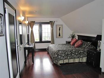 Hotel English Inn Esquimalt