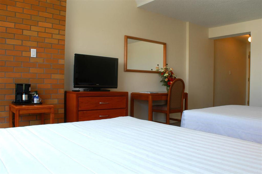 The Embassy 3*