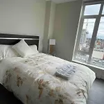 Luxury Downtown 2 Bedroom Suite With Ocean Views