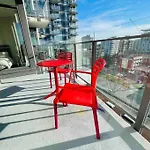 Luxury Downtown 2 Bedroom Suite With Ocean Views