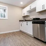 Renovated 2 Bedroom Apt In Langford