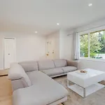 Stunning House In Victoria, Bc