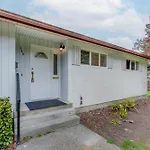 Stunning House In Victoria, Bc