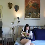 Ocean Island Inn | Backpackers | Suites