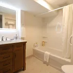 Victoria Gorge Waterway Vacation Home