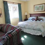 Across The Harbour Bed & Breakfast