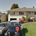 Uvic Family House