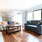 Lovely Home 10 Minutes To Downtown !!!