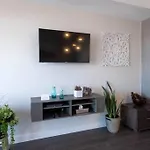 Clean 4Th Floor 1 Bedroom Apt In Old Town China Town