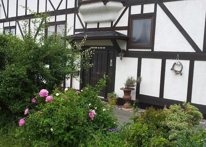 Hemingway\'S By The Sea
