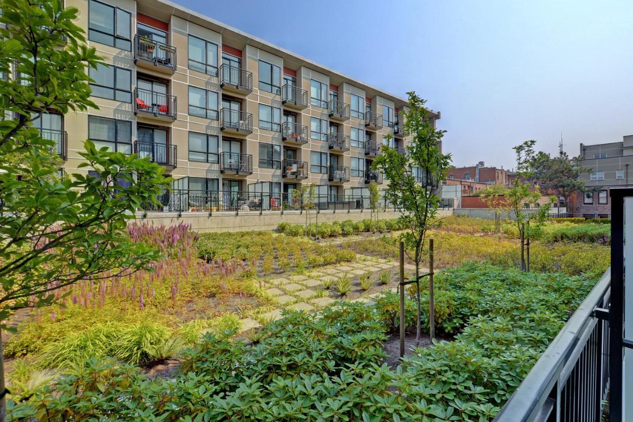 Gorgeous Old Town With Patio And Parking!