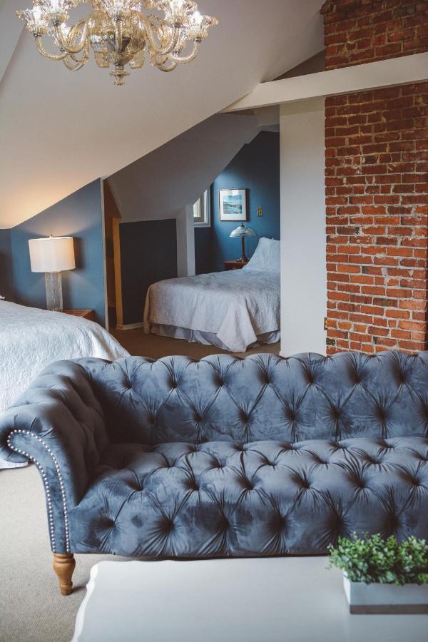 Bed & Breakfast Dashwood Manor Seaside Bed & Breakfast