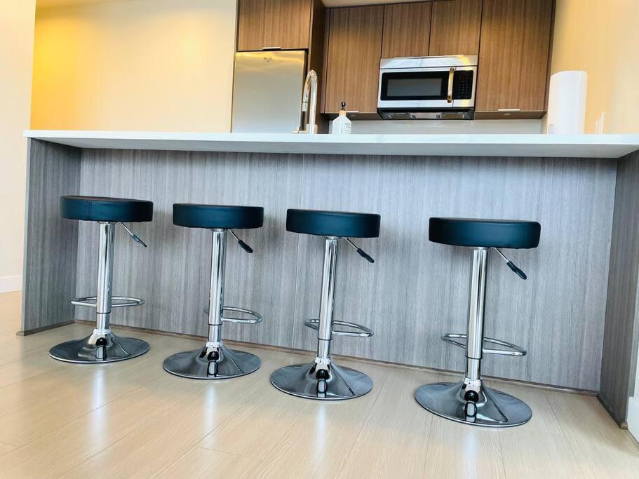 Apartment Lovely Downtown 2 Bedroom With Free Parking Victoria