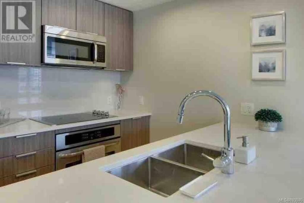 Apartment Lovely Downtown 2 Bedroom With Free Parking